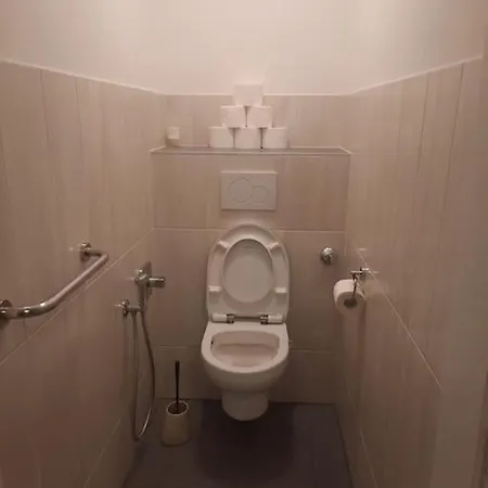 アパート Quiet With Shared Kitchen Bathroom *