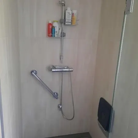 Apartament Quiet With Shared Kitchen Bathroom *