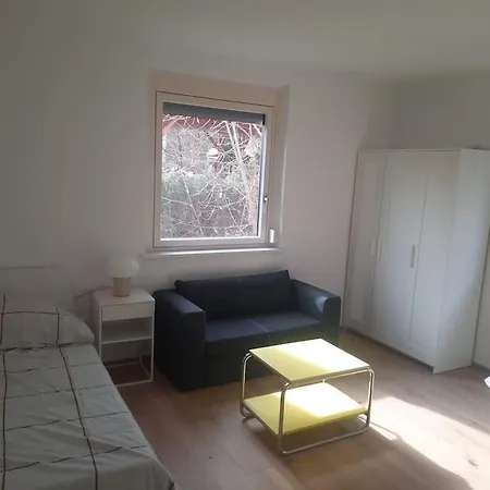 Apartament Quiet With Shared Kitchen Bathroom