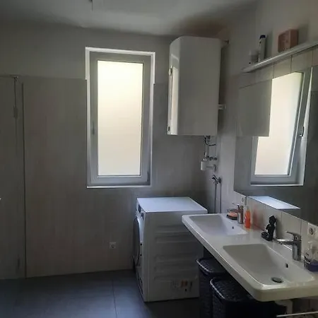 Quiet With Shared Kitchen Bathroom Apartament